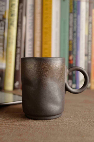 Handmade Metallic Black Glazed Ceramic Mug – Stoneware Raku Ware Espresso Cup with Round Handle – Wabi-Sabi Japanese Raku Pottery Gift