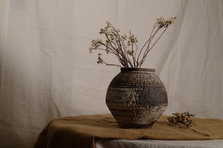 Canyon Walls Vase, Round