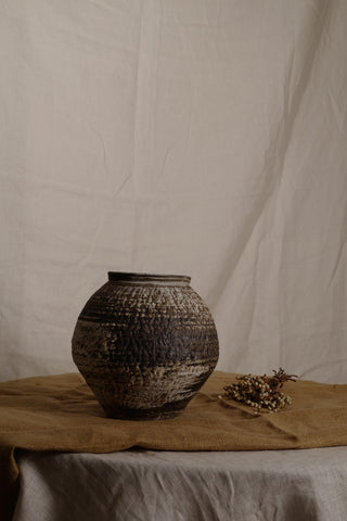 Canyon Walls Vase, Round
